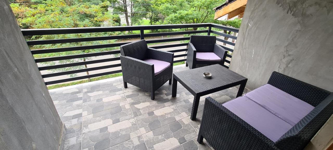 Comfort Home Apartment 3 Петрошани Экстерьер фото